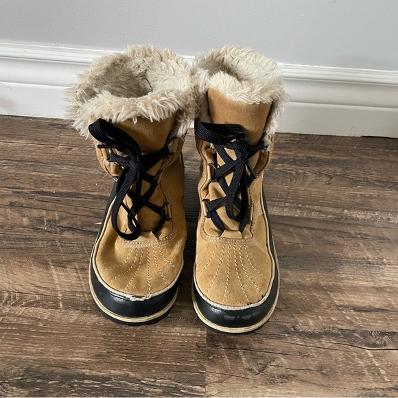 Sorel winter boots - Picture 3 of 3